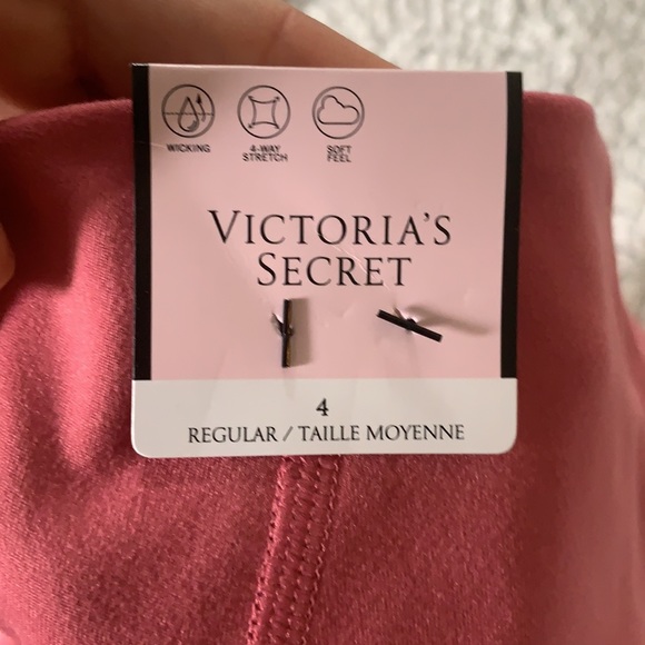 NWT! VS incredible essential legging - Picture 10 of 11